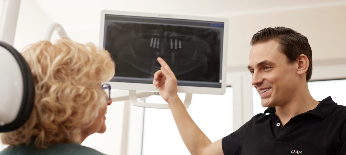 Ganzheitliche Implantatversorgung in Mainz: Warum bei Dr. Tomalla nicht nur die Implantate zählen