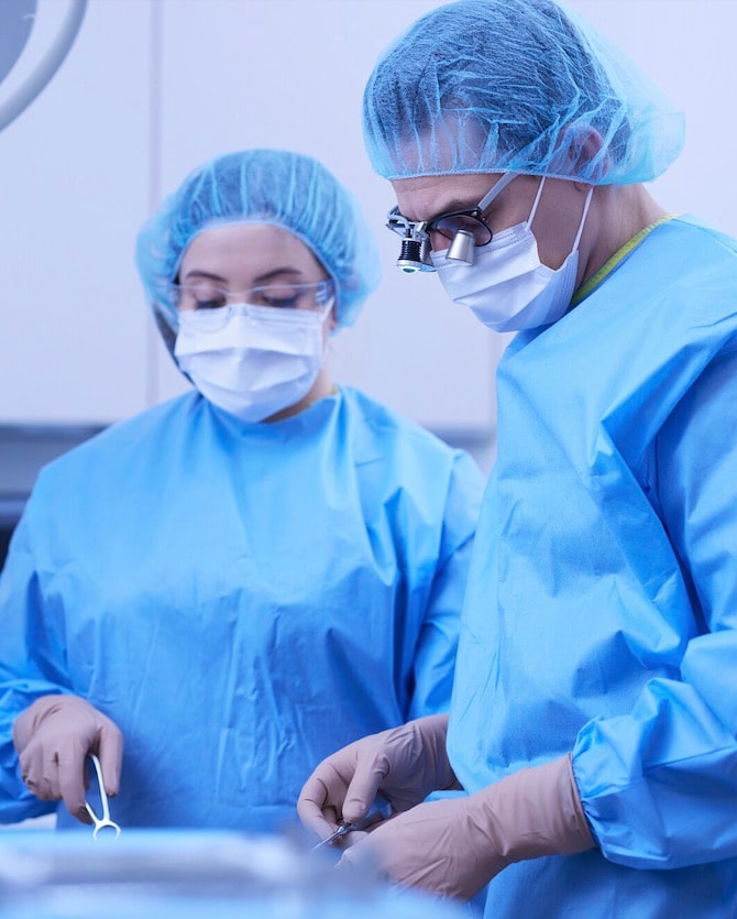 Mit mikrochirurgischen Methoden zu gesundem und schönem Zahnfleisch - DentalGut in Mainz