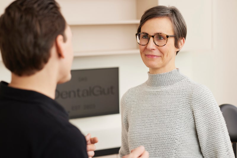 Nach Ihrer PZR bei DentalGut - So bleibt Ihr Lächeln strahlend