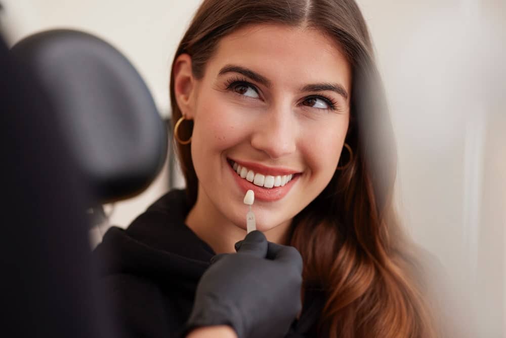 Schöne Zähne mit Veneers bei Zahnarzt Dr. Tomalla in Mainz Klein-Winternheim