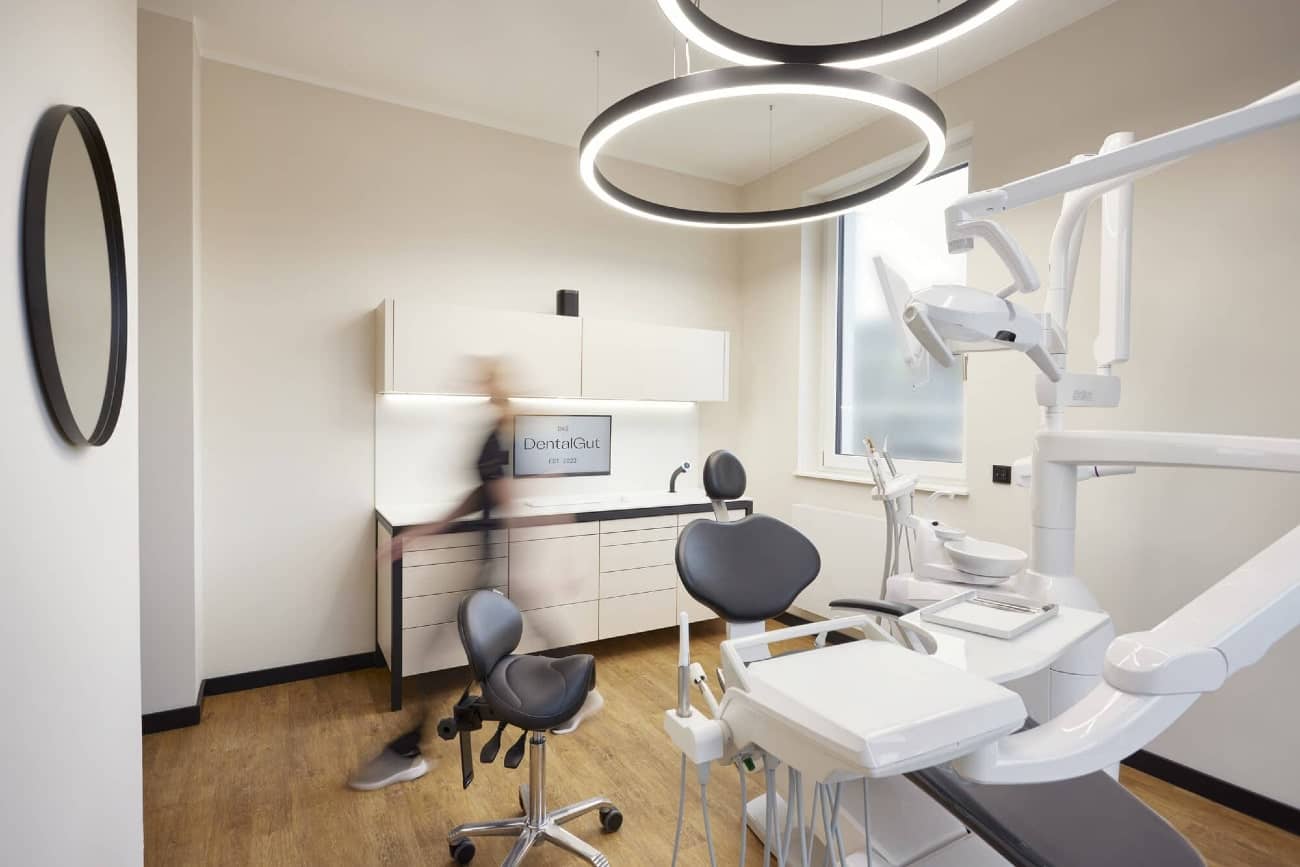 Zahnarzt Main Klein-Winternheim Dr. Sven Tomalla - Das Dentalgut Behandlungszimmer